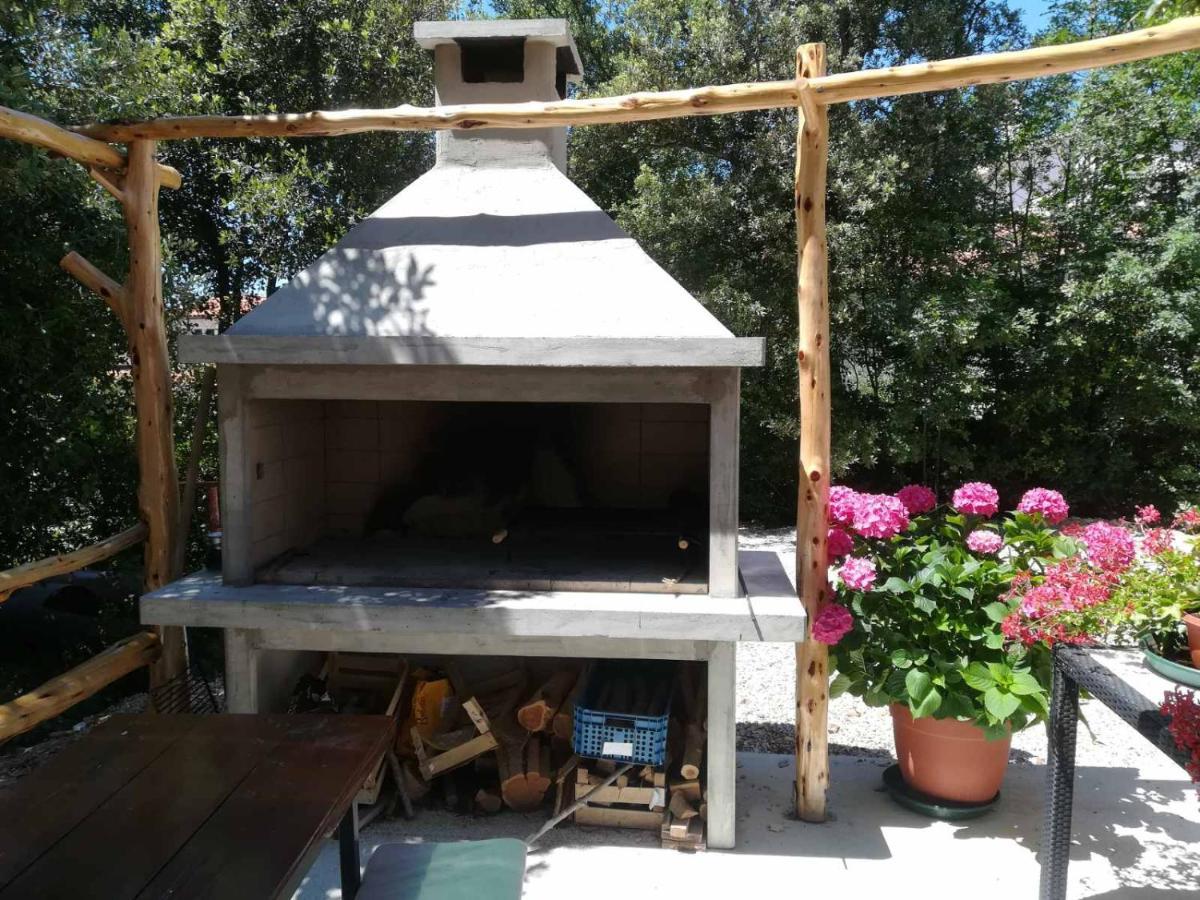 Stela Appartement Pinezići Buitenkant foto