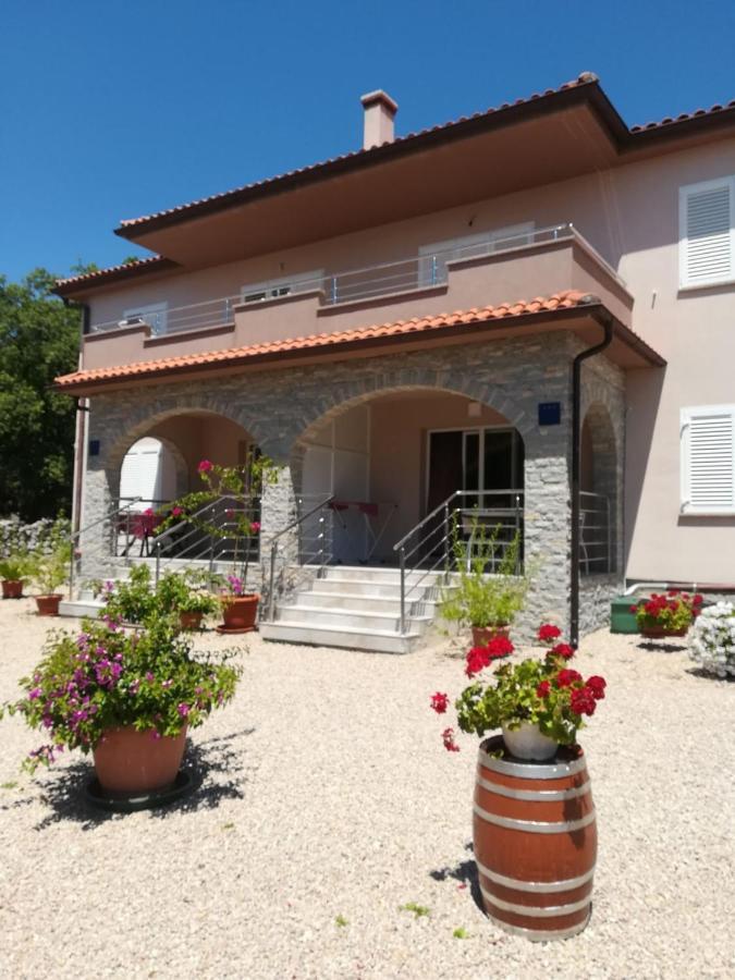 Stela Appartement Pinezići Buitenkant foto