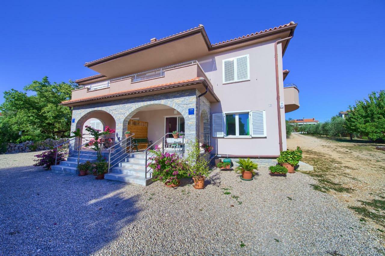 Stela Appartement Pinezići Buitenkant foto