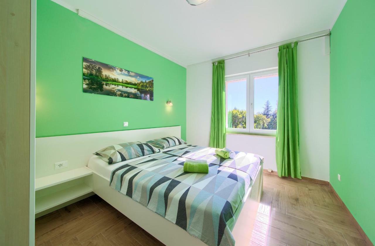 Stela Appartement Pinezići Buitenkant foto