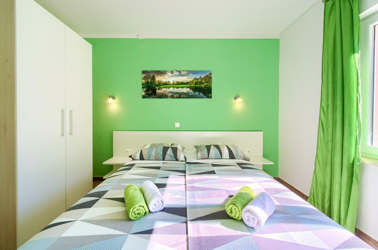 Stela Appartement Pinezići Buitenkant foto