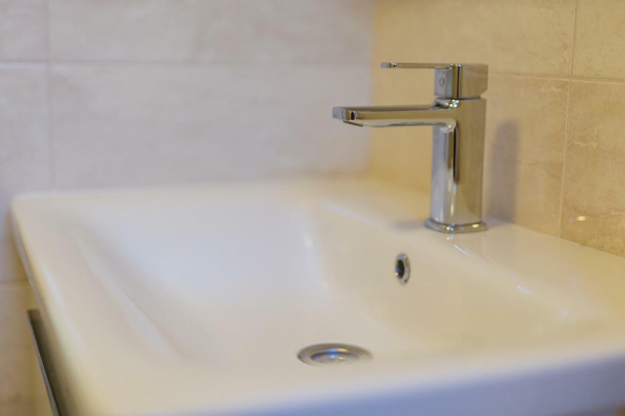 Stela Appartement Pinezići Buitenkant foto