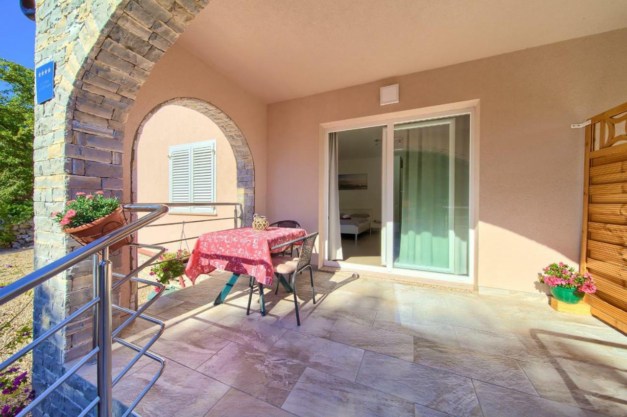 Stela Appartement Pinezići Buitenkant foto