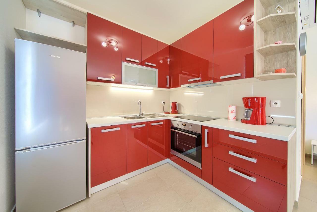 Stela Appartement Pinezići Buitenkant foto